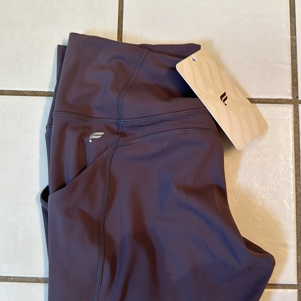 Fableticss statement powerform legging. - Picture 2 of 5